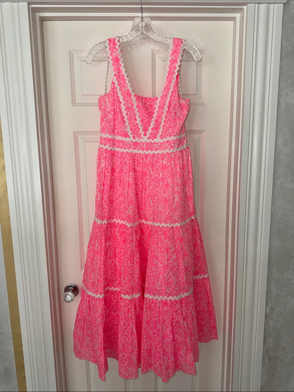 NWOT Lilly Pulitzer NeonPink & White Tiered Dress Size 4